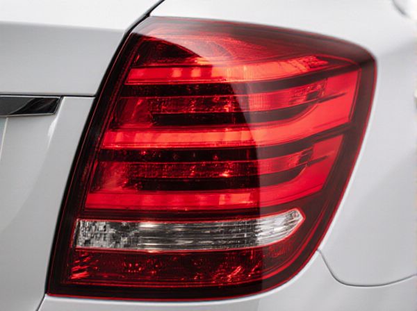 Adaptive Intensity vs. Fixed Intensity in Car Taillights: What's the Difference?