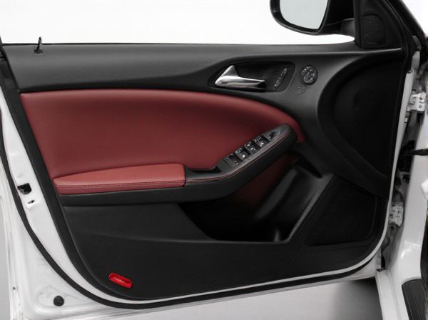 Anti-Pinch Door vs. Standard Car Door: What Is the Difference?