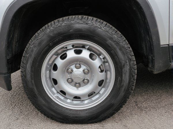Barrel vs. Drop Center in Car Wheels: What Is the Difference?