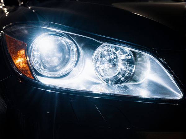 Bi-Xenon Projector vs. Single-Xenon Projector in Car Headlights: What Is the Difference?