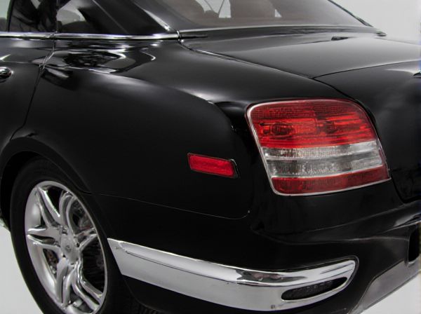 Blackout vs. Chrome Accent in Car Taillights: What's the Difference?