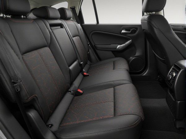 Bolstered Seats vs. Flat Seats in Car Cars: What Are the Differences?