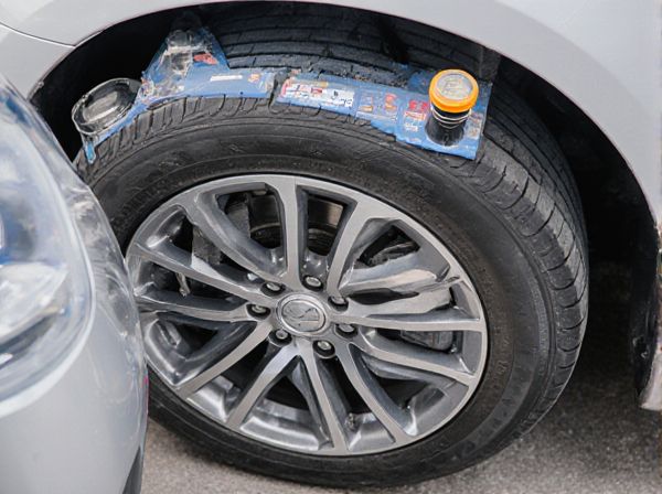 Calcium Alloy vs. Antimony Alloy in Car Batteries: What Is the Difference?
