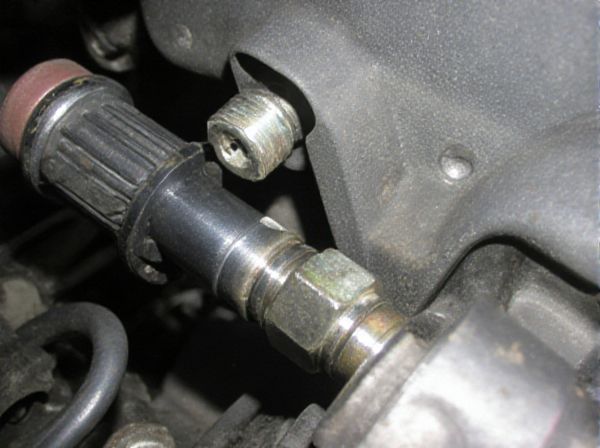 Clamp-On vs. Bolt-On Car Fuel Injectors: What's the Difference?