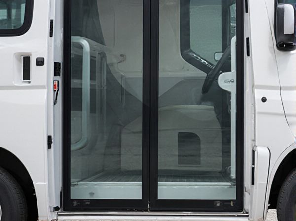 Coach Doors vs. Regular Doors in Cars: What Are the Differences?