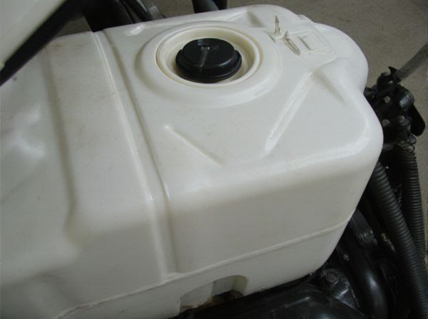 Compartmentalized Tank vs. Single-Chamber Tank in Car Fuel Systems: What's the Difference?