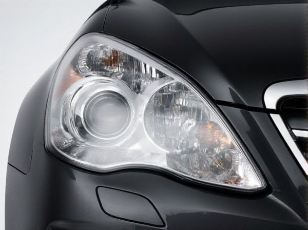 Cornering vs. Non-Cornering Car Headlights: What Is the Difference?