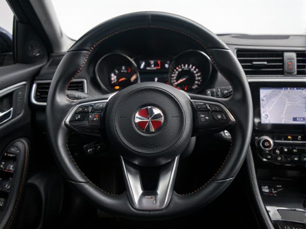 Cross-Steering vs. Side-Steering in Car Steering: What Is the Difference?