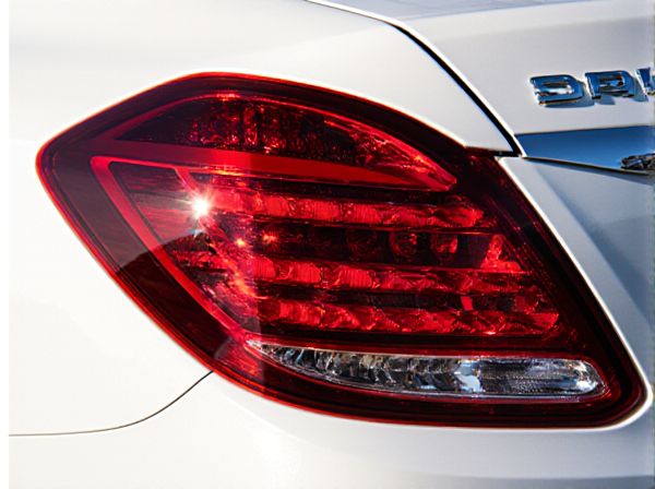 Crystal Taillight vs. Faceted Taillight in Car Design: What's the Difference?
