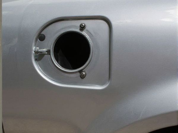Cylindrical vs. Rectangular Fuel Tanks in Cars: What's the Difference?