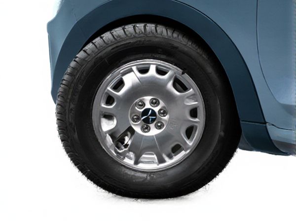 Directional vs. Non-directional Car Wheels: What Is the Difference?