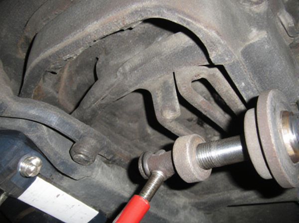 Double Cardan Joint vs. Single Cardan Joint in Car Driveshafts: What Are the Differences?