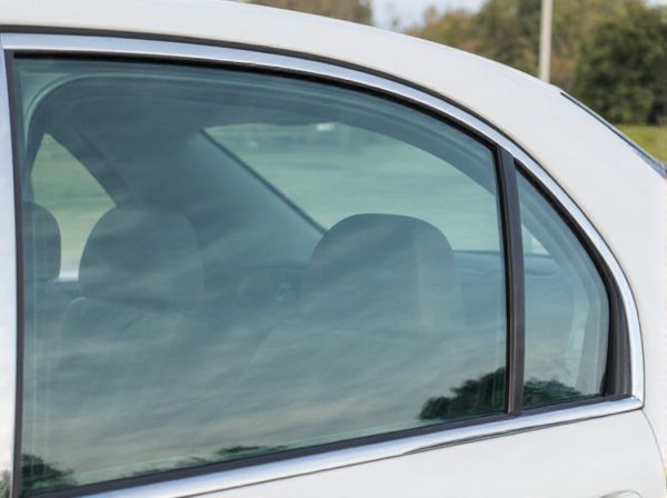 Encapsulated Glass vs. Exposed Edge Glass in Car Windows: What Is the Difference?