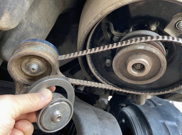 Fixed Cam Pulley vs. Adjustable Cam Pulley in Car Timing Belts: What's the Difference?