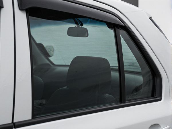 Fixed Window vs Power Window in Cars: What Is the Difference?