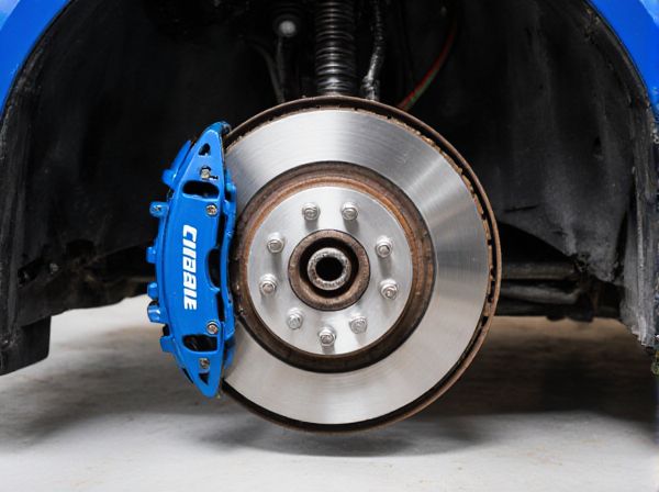 Floating Calipers vs. Opposed-Piston Calipers in Car Brakes: What Is the Difference?