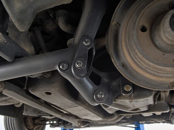 Gas Strut vs. Torsion Bar Hinge in Car Trunks: What's the Difference?
