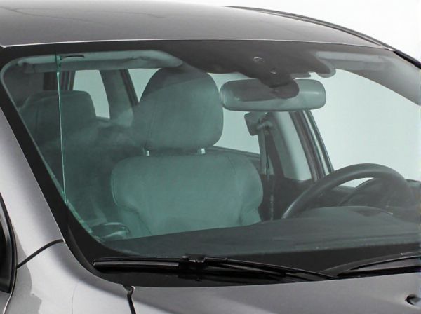Gorilla Glass Windshield vs. Traditional Glass Windshield: What's the Difference?