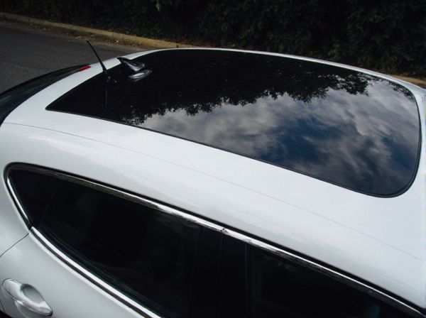 Hatch Roof vs. Gullwing Roof in Cars: What Are the Differences?