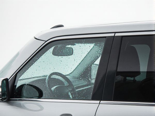 Heated Glass vs. Non-Heated Glass in Car Windows: What's the Difference?