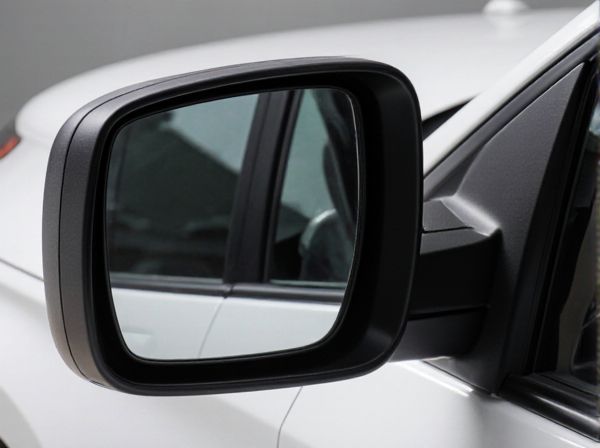 Heated vs. Non-Heated Car Mirrors: What's the Difference?