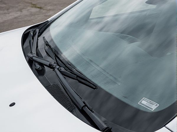 Heated Wiper vs. Standard Wiper: What's the Difference in Car Windshield Wipers?