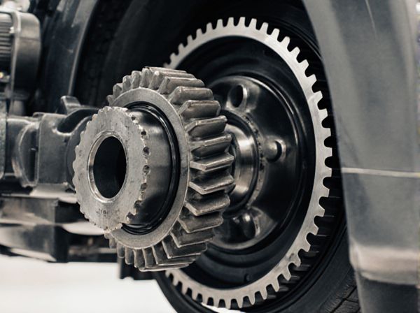 Helical Gears vs. Spur Gears in Car Transmissions: What Are the Differences?