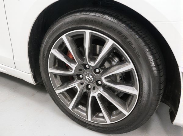 Hidden Valve vs. Exposed Valve Wheel in Cars: What Is the Difference?