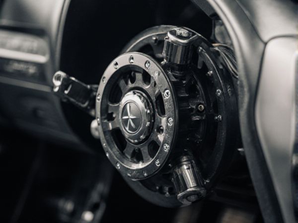Hydraulic Power Steering vs. Electric Power Steering: What's the Difference in Car Steering?