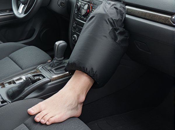 Knee Airbag vs. Foot Airbag in Cars: What Is the Difference?