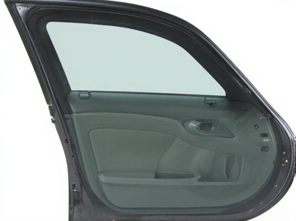 Laminated Glass Doors vs. Tempered Glass Doors in Car Doors: What Are the Differences?