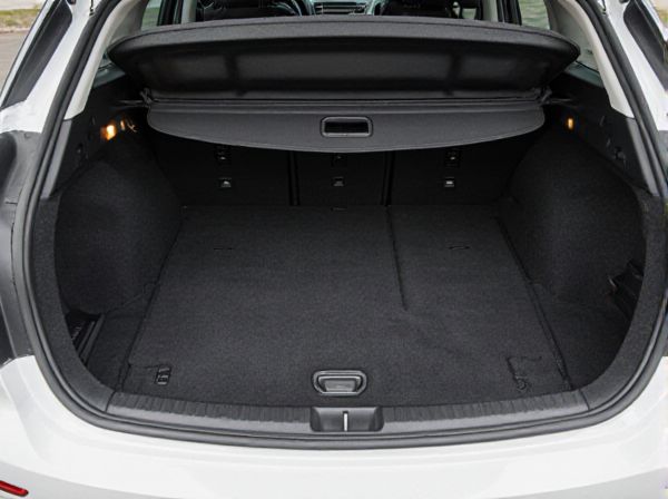 Low Lift-Over Height vs. High Lift-Over Height in Car Trunks: What Is the Difference?