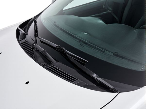 Low-Profile Blade vs. Standard Blade in Car Wipers: What Is the Difference?