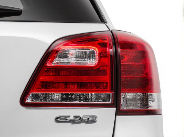 Monochrome Illumination vs. Multicolor in Car Taillights: What's the Difference?