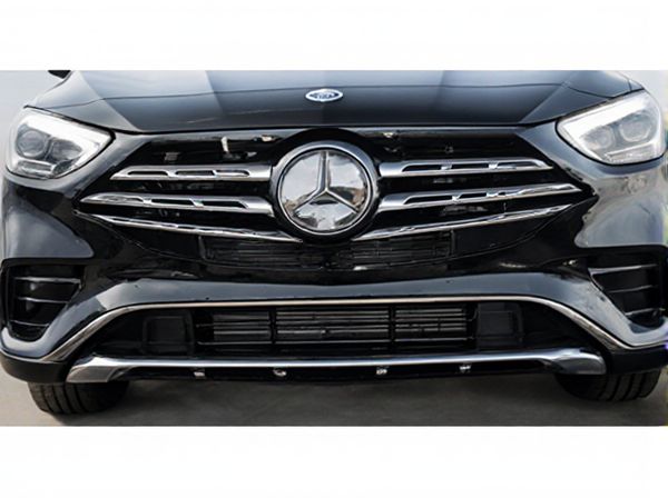 Multi-piece Grille vs. One-piece Grille in Car Design: What's the Difference?