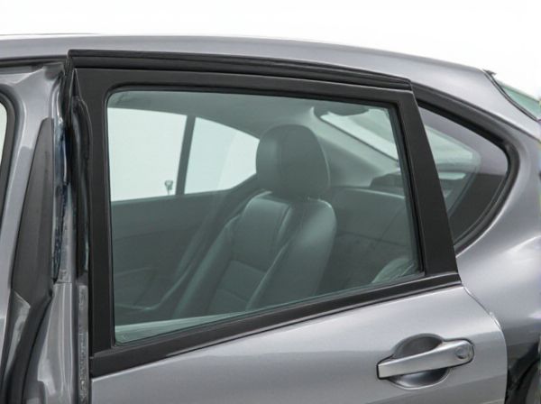 One-Piece Door Glass vs. Split Door Glass in Car Doors: What Is the Difference?