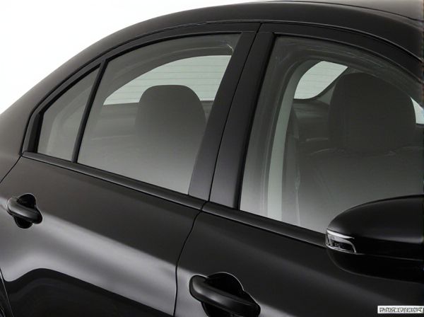 One-Touch Window vs. Standard Power Window in Cars: What's the Difference?
