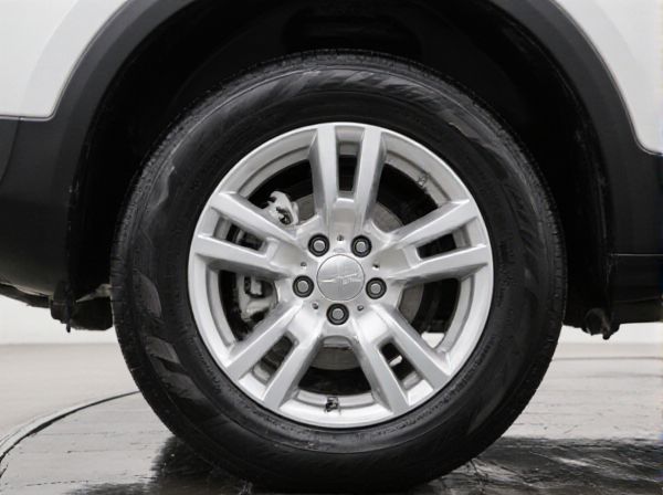 Open Spoke vs. Closed Spoke Wheels in Cars: What Is the Difference?