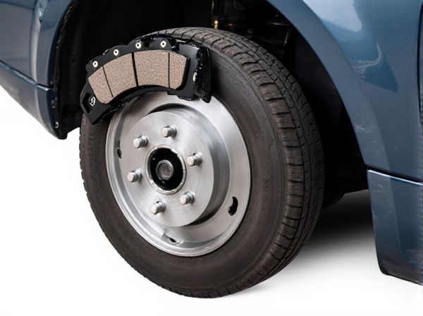 Organic Pads vs. Ceramic Pads in Car Brakes: What Are the Differences?