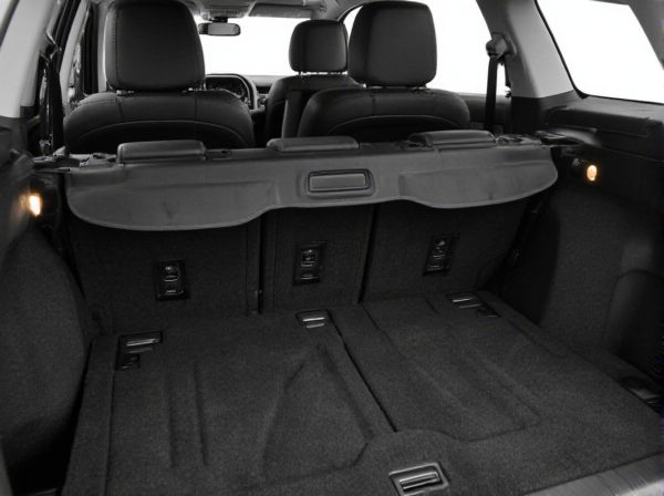 Pass-Through Seat vs. Fixed Seat in Car Trunks: What's the Difference?