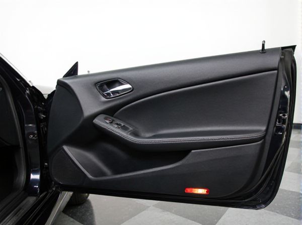 Pillarless Door vs. Pillared Door in Car Design: What Is the Difference?