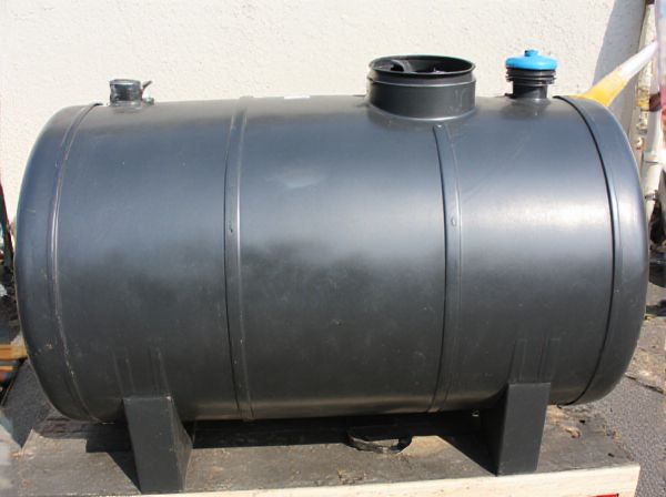Plastic Tank vs. Steel Tank in Car Fuel Systems: What's the Difference?