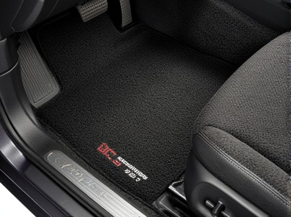 Plush Carpet vs. Berber Carpet in Car Interiors: What's the Difference?