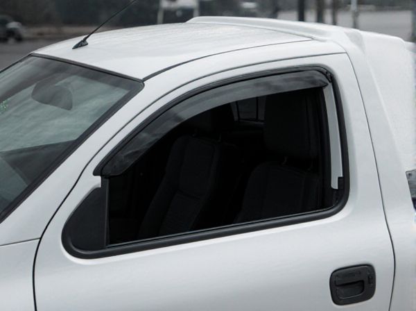 Pop-Out Windows vs. Fixed Windows in Cars: What Is the Difference?