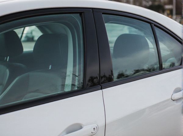 Privacy Glass vs. Clear Glass in Car Windows: What Is the Difference?
