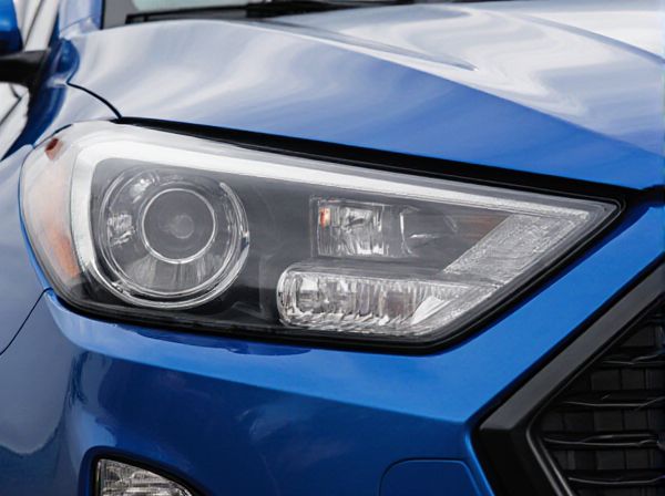 Projector vs. Reflector in Car Headlights: What Is the Difference?