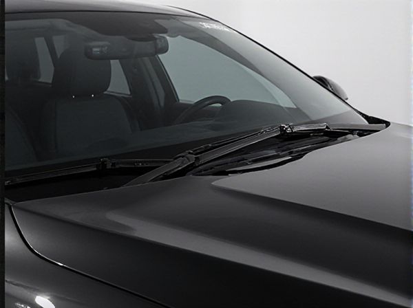 Rain-Sensing Wipers vs. Manual Wipers: What's the Difference?