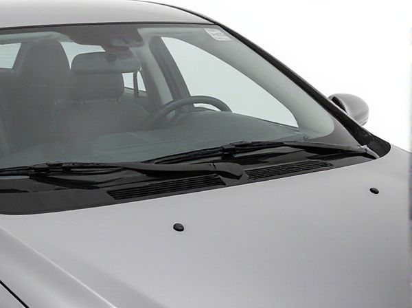 Single Blade vs. Dual Blade Car Wipers: What's the Difference?