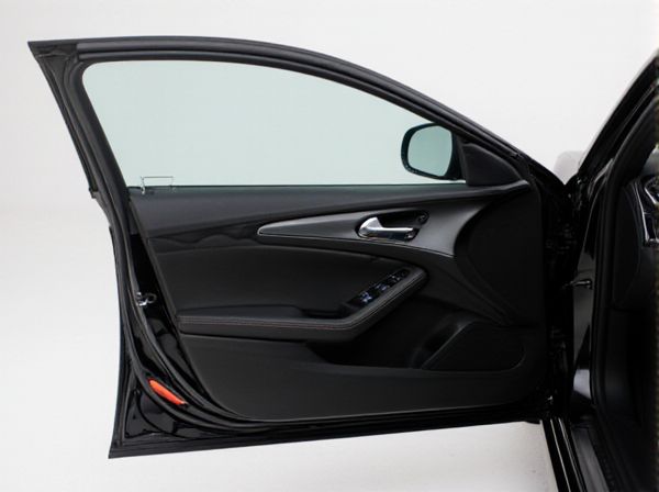 Sliding Doors vs. Conventional Hinged Doors in Cars: What Are the Differences?