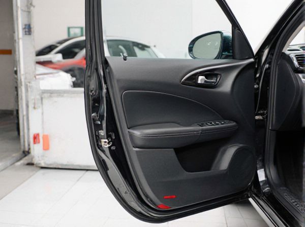 Sliding Doors vs. Swing Doors in Cars: What Are the Differences?
